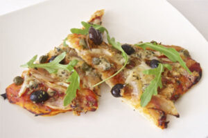 Pizza de cebolla y roquefort