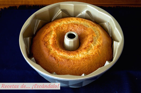 Bizcocho de yogur bundt cake