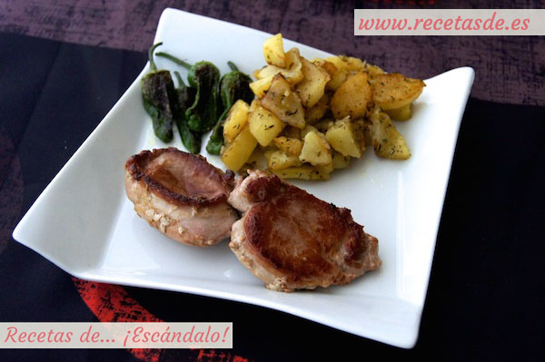 Receta de solomillo de cerdo con patatas al romero y pimientos de Padrón