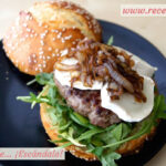 Hamburguesas con cebolla caramelizada