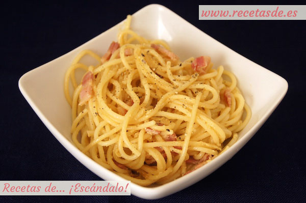 Espaguetis a la carbonara. Receta tradicional