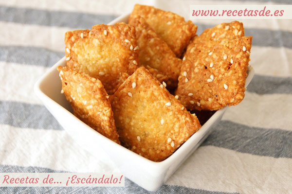 Galletas saladas de mantequilla y queso