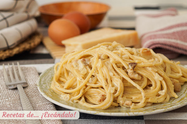 Receta de espaguetis a la carbonara con nata