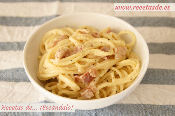 Receta de espaguetis a la carbonara con nata
