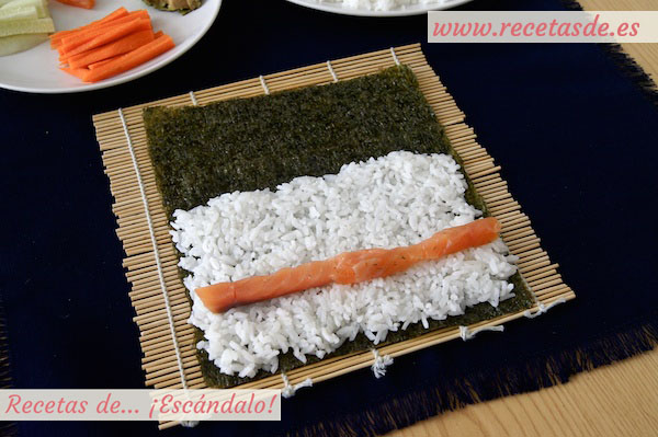 Salmón en el maki sushi