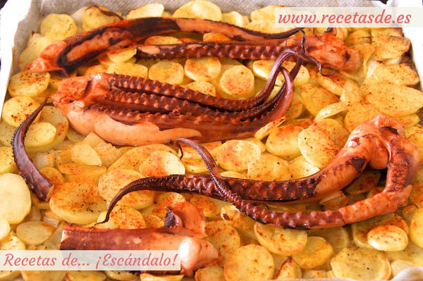 Asado de pulpo al horno con patatas al estilo murciano