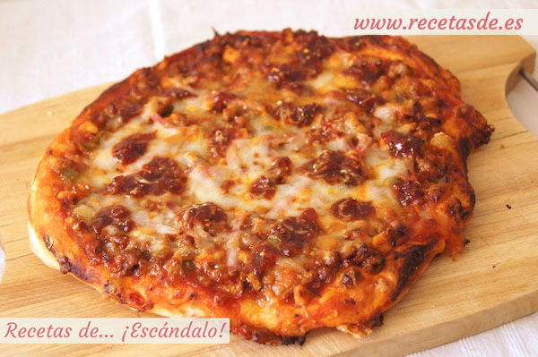 Receta de pizza barbacoa con masa de pizza casera