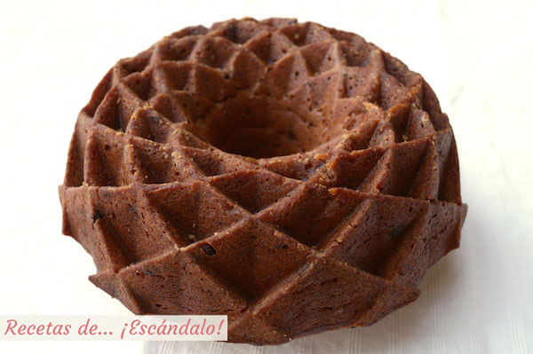 Receta de bizcocho casero bundt cake de platano, chocolate y canela