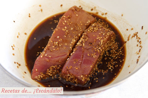 Como marinar tataki de atun rojo con sesamo