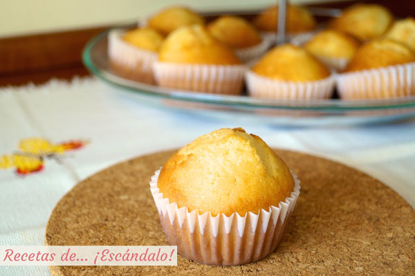 Magdalenas caseras y esponjosas, receta tradicional