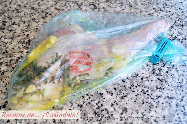 Paletillas de cordero lechal con marinando en hierbas, pimienta y limon