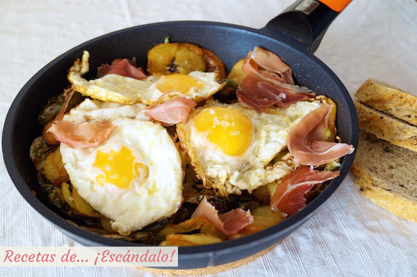 Receta de huevos rotos o huevos estrellados con patatas y jamon