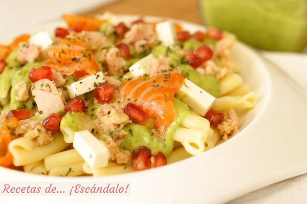 Receta de ensalada de pasta fria con atun y salsa de aguacate