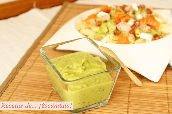 Salsa verde de aguacate casera