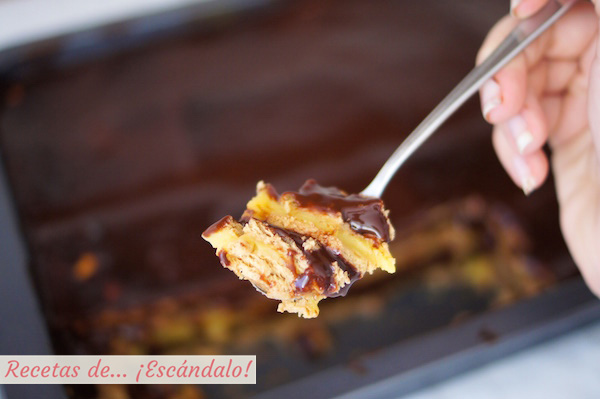 Tarta de la abuela de chocolate, galletas y natillas, muy facil