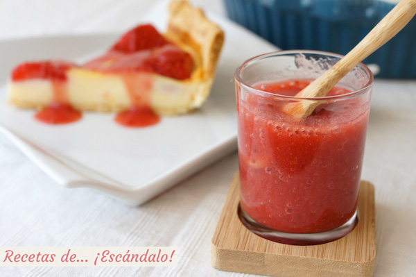 Receta de coulis de fresa casero, ideal para la tarta de queso