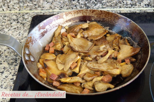 Como hacer setas al ajillo con jamon, receta muy facil