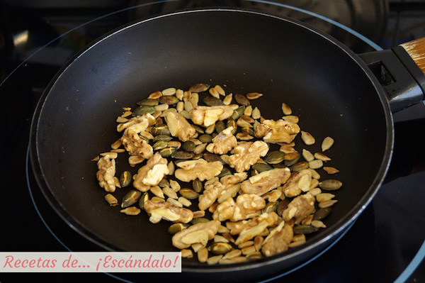 Frutos secos dorados