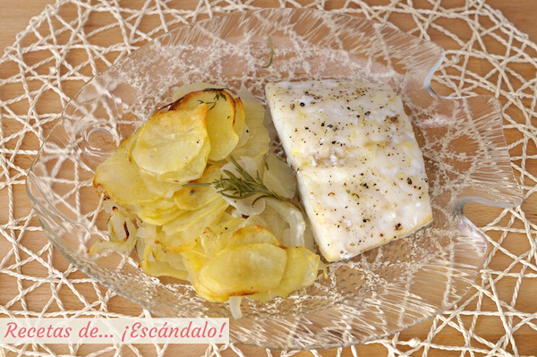 Receta facil de bacalao al horno con patatas y cebolla