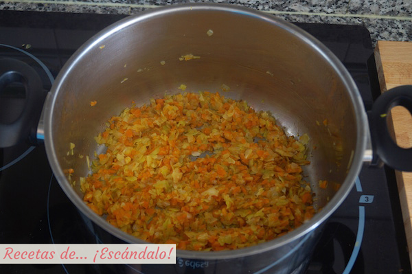 Sofrito para el fumet de pescado