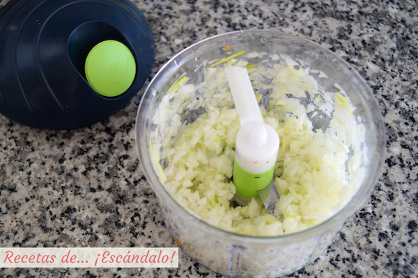 Cebolleta y puerro picados