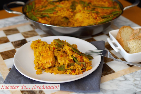 Receta de arroz con pollo o paella de pollo tradicional