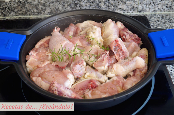 Pollo al ajillo