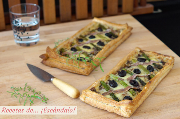 Receta de tarta de hojaldre salada con esparragos y anchoas