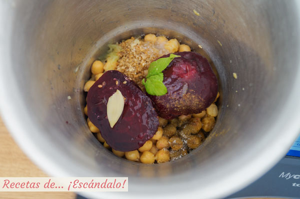 Ingredientes para el hummus de garbanzos y remolacha