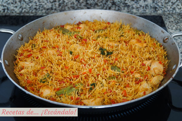 Fideos curvos de la fideua
