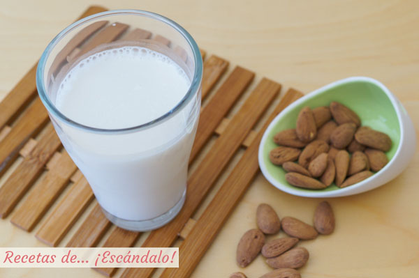 Leche de almendras casera. Receta de leche vegetal