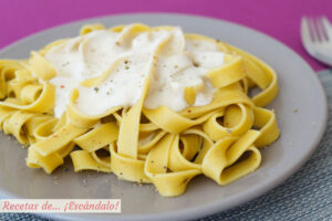 Pasta Alfredo con la famosa salsa Alfredo