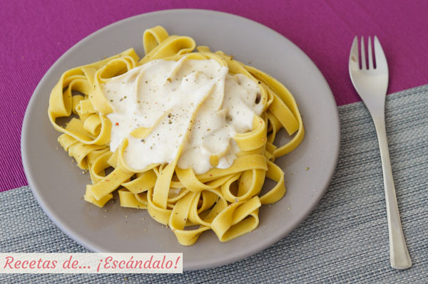 Receta de pasta Alfredo con la famosa salsa Alfredo