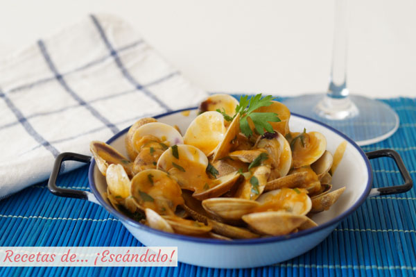 Receta tradicional de almejas a la marinera