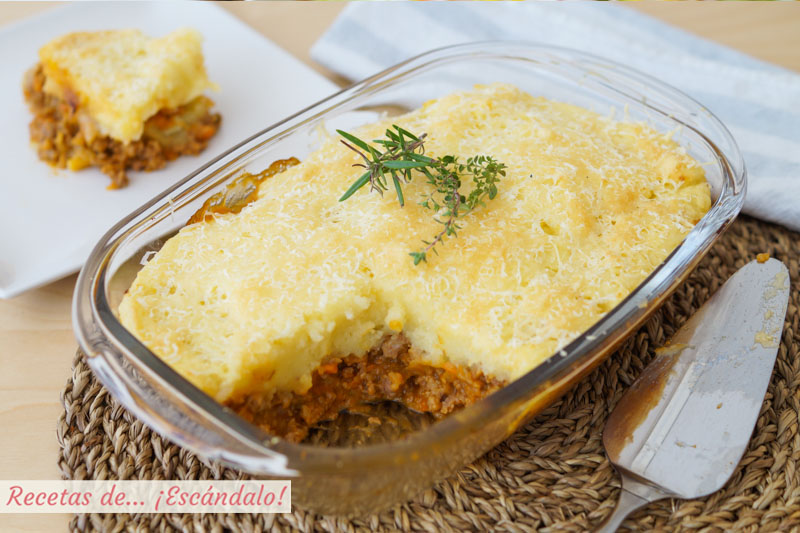 Pastel de carne picada y patata con queso