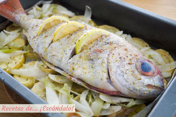Besugo al horno con patatas