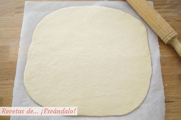 Masa de pan de jamon estirada