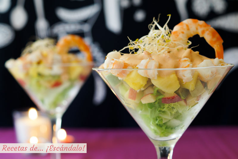 Coctel de marisco tropical con pina y salsa rosa casera. Receta facil para Navidad