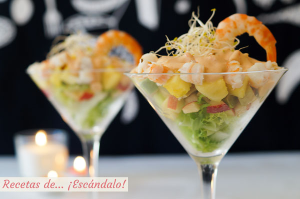 Como hacer coctel de marisco tropical con pina y salsa rosa casera. Receta facil para Navidad