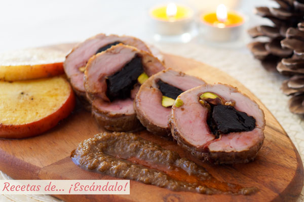 Receta de solomillo de cerdo relleno al horno con manzana y salsa de cebolla al Oporto