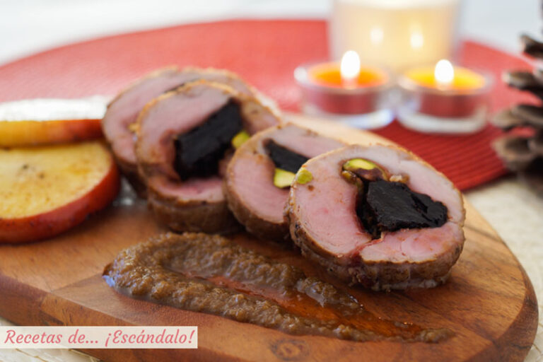 Solomillo de cerdo relleno al horno con manzana y salsa de cebolla al Oporto