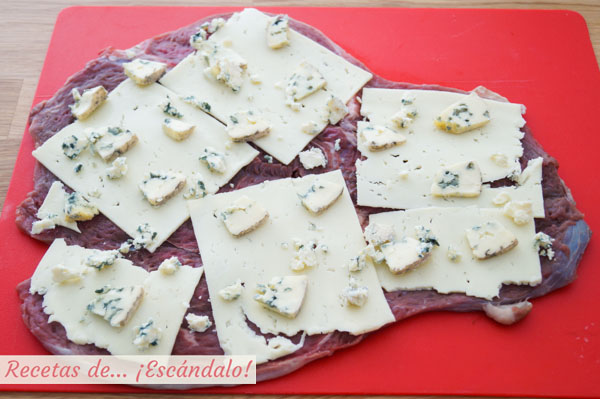 Cachopo con queso cabrales y queso para fundir