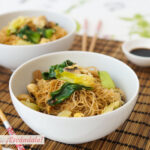 Fideos de arroz chinos salteados