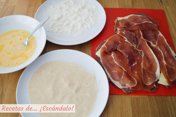 Huevos, harina y pan rallado para empanar