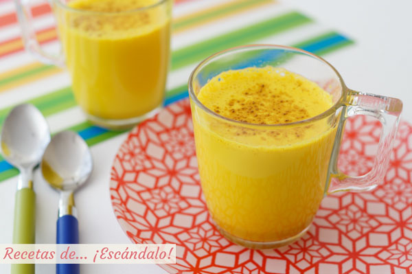 Receta de golden milk o leche dorada con curcuma y especias