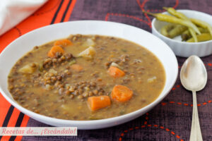 Lentejas estofadas con verduras. Receta con o sin olla express