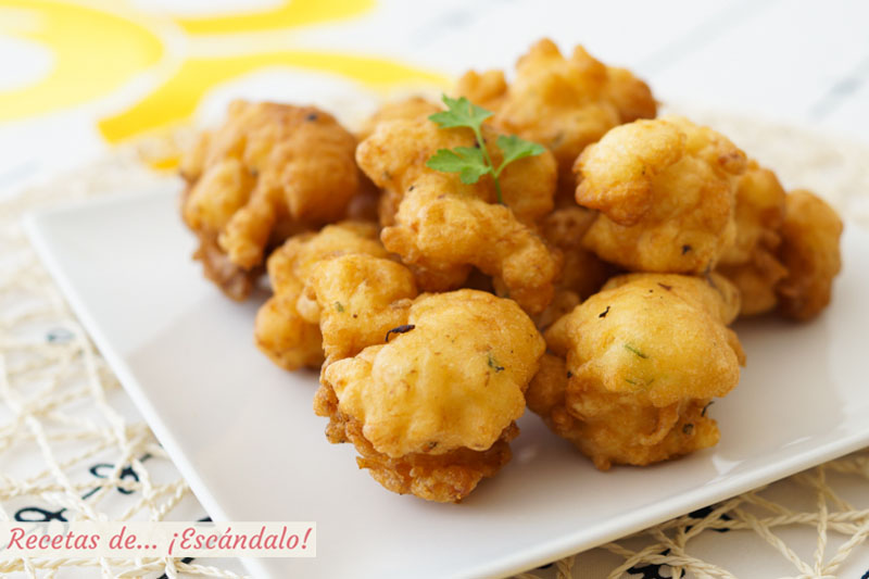 Bunuelos de bacalao esponjosos y crujientes por fuera. Receta tradicional