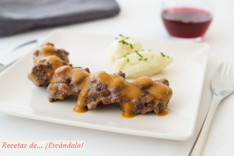 Rabo de toro guisado a la cordobesa. Receta tradicional