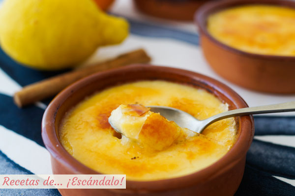 Receta tradicional de crema catalana con su azucar quemada