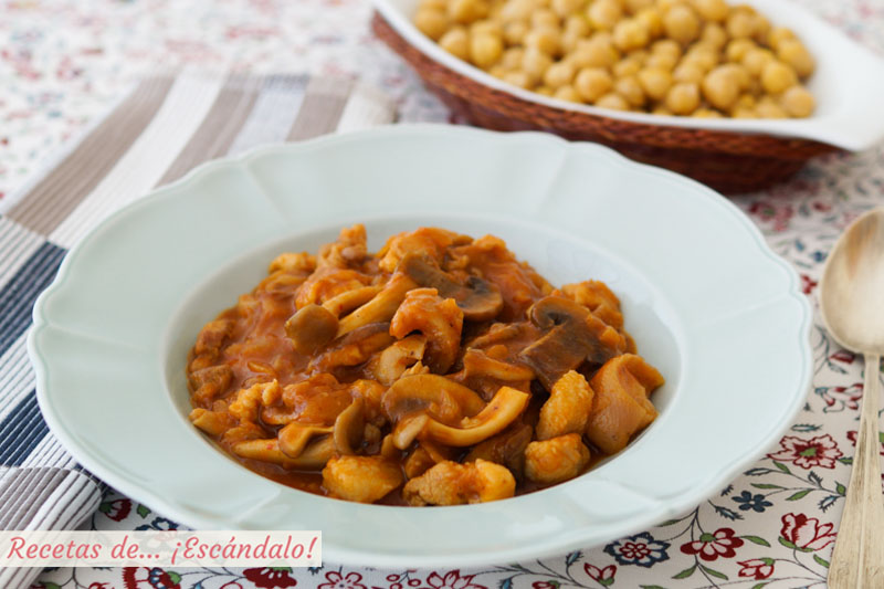 Manitas de cerdo en salsa. Receta de guiso tradicional